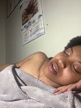 KimiAqua online show from 02.19.25