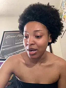 KimiAqua online show from 02.20.25