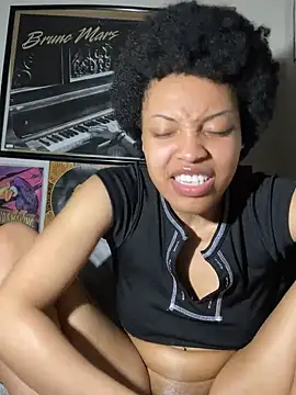 KimiAqua online show from 02.26.25