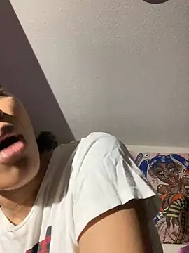 KimiAqua online show from 03.03.25