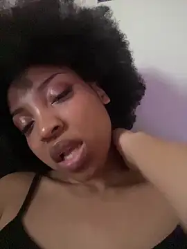 KimiAqua online show from 03.05.25