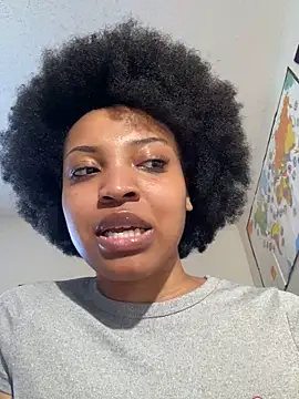 KimiAqua online show from 03.12.25