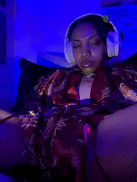 KimiAqua online show from 10.30.25