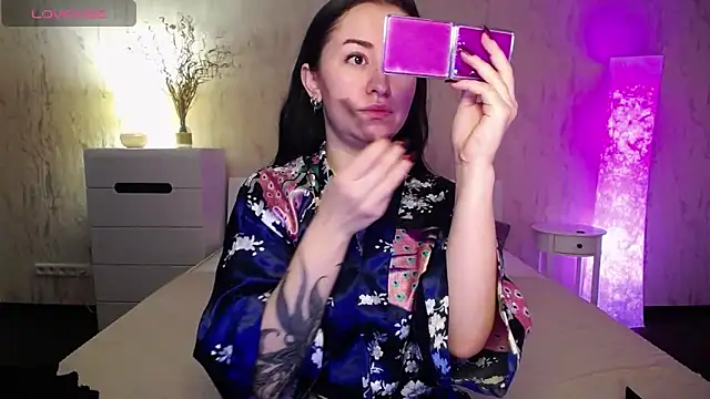 Snapshot of VioletCatt chatting on 01.09.25 VioletCatt online show from 01.09.25