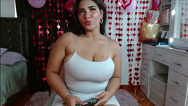 Snapshot of AnnaRosse1 chatting on 02.10.25 AnnaRosse1 online show from 02.10.25