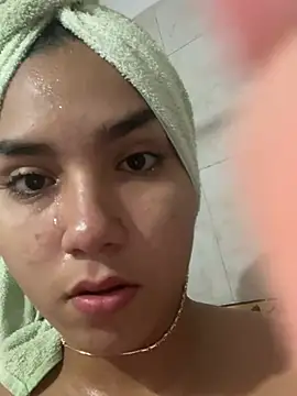 Snapshot of AnnaRosse1 chatting on 03.07.25 AnnaRosse1 online show from 03.07.25