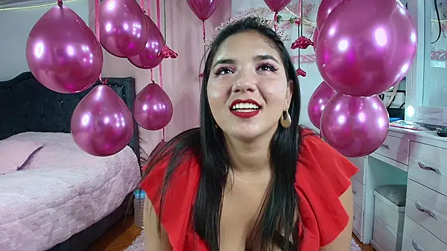 Snapshot of AnnaRosse1 chatting on 09.18.25 AnnaRosse1 online show from 09.18.25