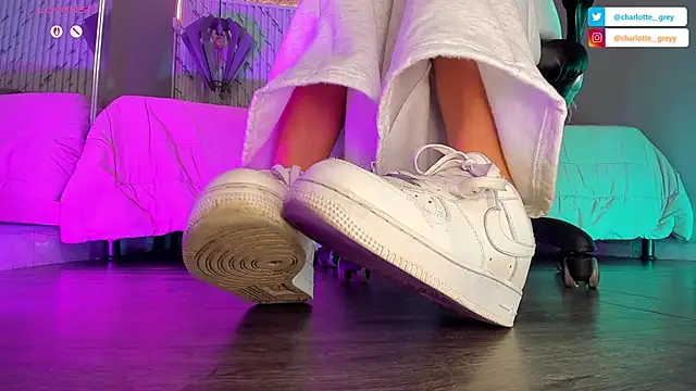 charlotte  grey online show from 09.23.25