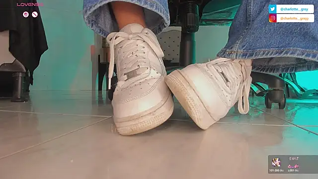 charlotte  grey online show from 10.17.25