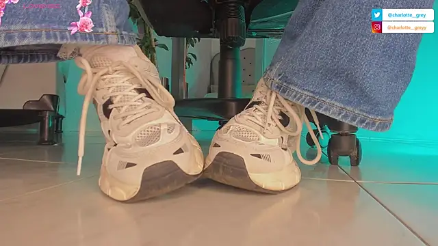 charlotte  grey online show from 10.31.25