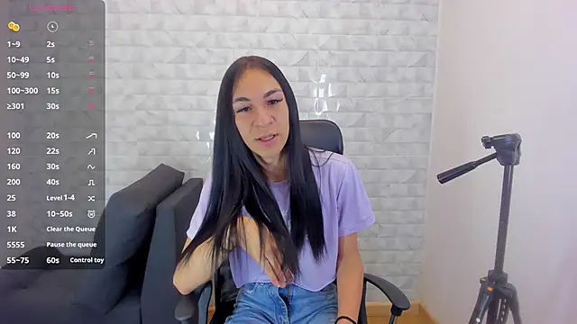 Mia thompson 19 online show from 01.23.25