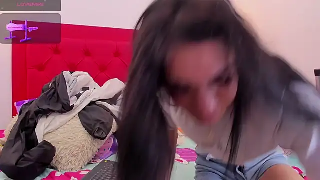 Mia thompson 19 online show from 02.21.25