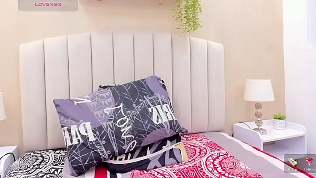 Snapshot of Mia_thompson_19 chatting on 02.10.26 Mia thompson 19 online show from 02.10.26