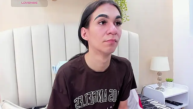 Snapshot of Mia_thompson_19 chatting on 02.14.26 Mia thompson 19 online show from 02.14.26