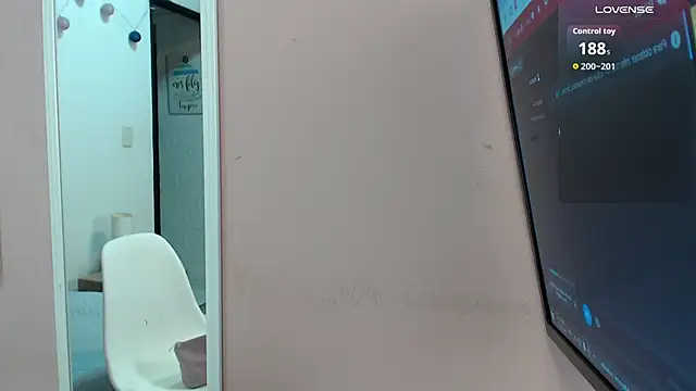 Snapshot of lanna_1878 chatting on 11.05.25 lanna 1878 online show from 11.05.25