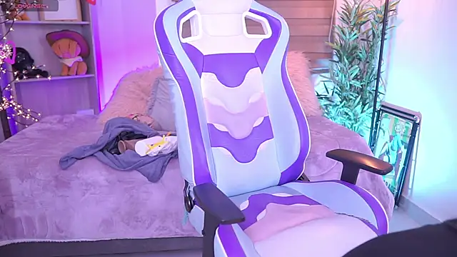 Snapshot of madelyn_rose_ chatting on 09.19.25 madelyn rose online show from 09.19.25