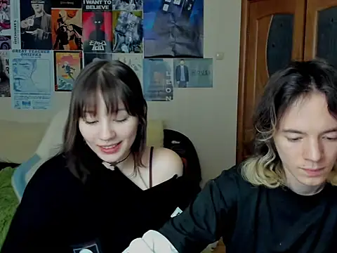 Snapshot of Traharaa chatting on 12.17.25 Traharaa online show from 12.17.25