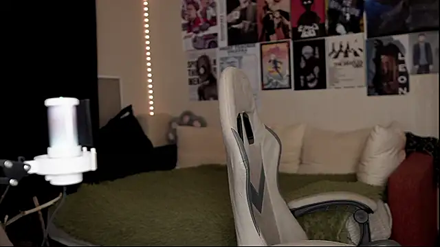 Snapshot of Traharaa chatting on 02.05.26 Traharaa online show from 02.05.26