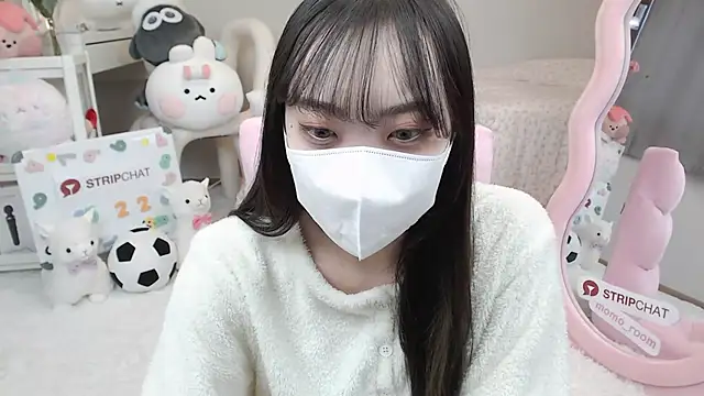 momo room online show from 02.02.25