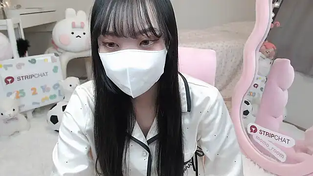 momo room online show from 02.16.25