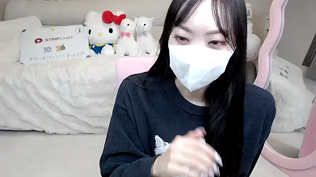 momo room online show from 10.26.25