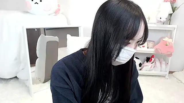 Snapshot of momo_room chatting on 04.12.26 momo room online show from 04.12.26