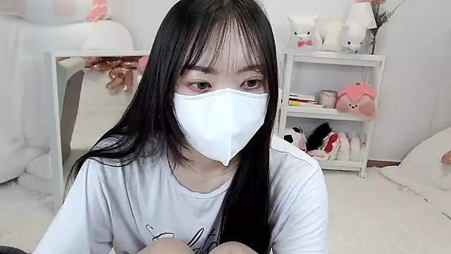 Snapshot of momo_room chatting on 05.30.26 momo room online show from 05.30.26