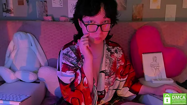 Snapshot of dreamgirllovee chatting on 03.09.25 dreamgirllovee online show from 03.09.25