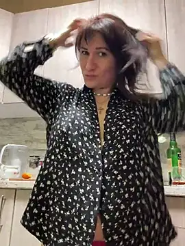 Snapshot of ZhenjaPoledance chatting on 03.08.25 ZhenjaPoledance online show from 03.08.25