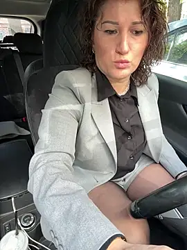 Snapshot of ZhenjaPoledance chatting on 09.30.25 ZhenjaPoledance online show from 09.30.25