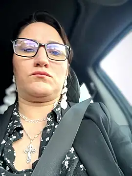 Snapshot of ZhenjaPoledance chatting on 11.19.25 ZhenjaPoledance online show from 11.19.25