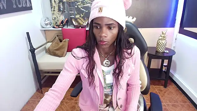 Snapshot of enderlis chatting on 02.18.25 enderlis online show from 02.18.25