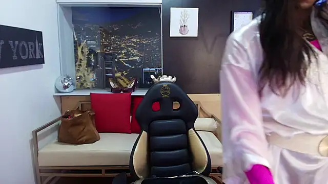 Snapshot of enderlis chatting on 02.19.25 enderlis online show from 02.19.25