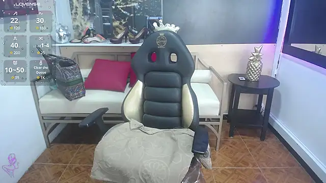 Snapshot of enderlis chatting on 02.28.25 enderlis online show from 02.28.25