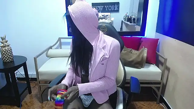 Snapshot of enderlis chatting on 03.20.25 enderlis online show from 03.20.25