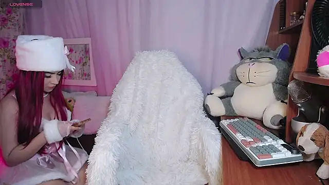 corallwells online show from 10.17.25