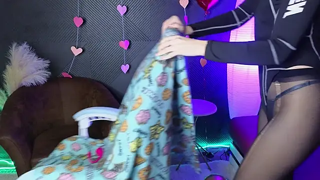 LitaBrom online show from 02.19.25