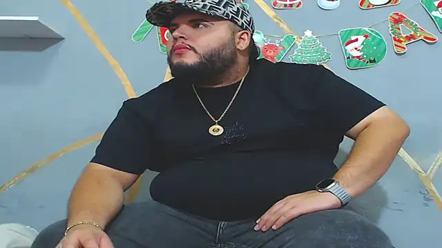 Snapshot of damian_chubby chatting on 12.01.25 damian chubby online show from 12.01.25