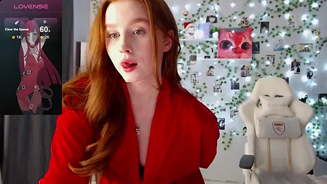 Snapshot of Meow_babe chatting on 12.28.24 Meow babe online show from 12.28.24