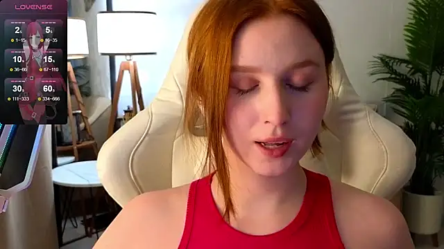 Snapshot of Meow_babe chatting on 02.15.25 Meow babe online show from 02.15.25