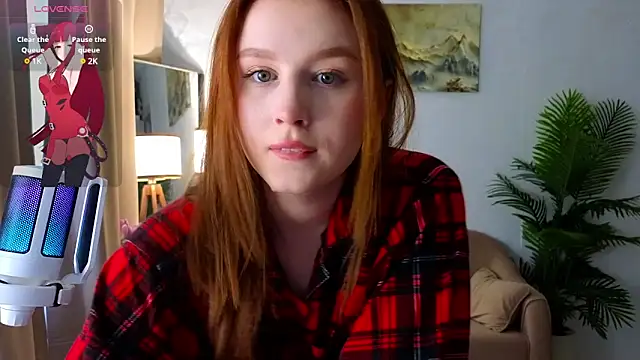 Snapshot of Meow_babe chatting on 03.12.25 Meow babe online show from 03.12.25