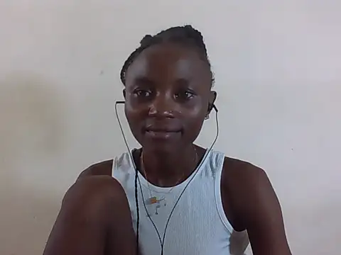 SexyNeedle22 online show from 12.14.25