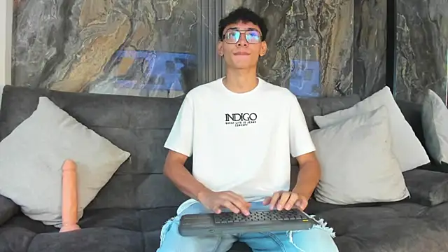 Snapshot of Daviid_laidd chatting on 10.03.25 Daviid laidd online show from 10.03.25