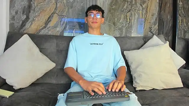 Snapshot of Daviid_laidd chatting on 10.08.25 Daviid laidd online show from 10.08.25