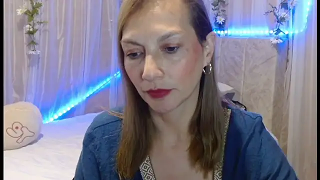 italagomez  online show from 01.19.25