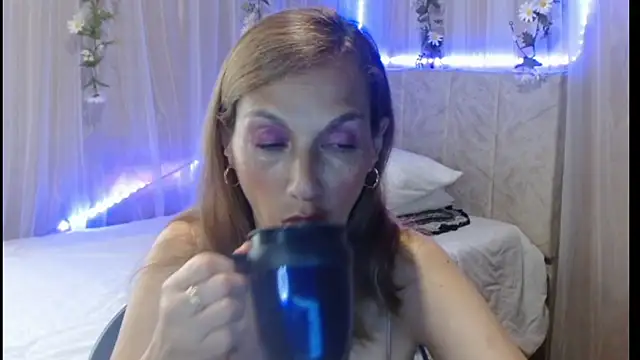 italagomez  online show from 02.23.25