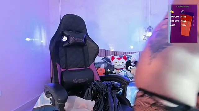 IamNayuta online show from 10.04.25