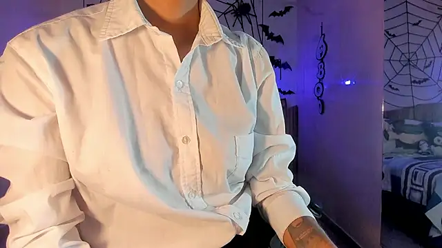 IamNayuta online show from 10.24.25