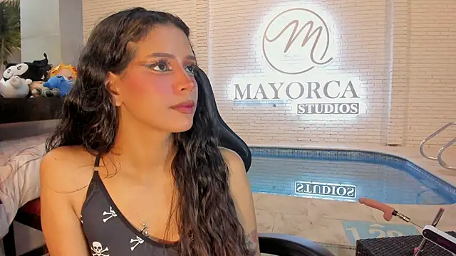 IamNayuta online show from 11.16.25