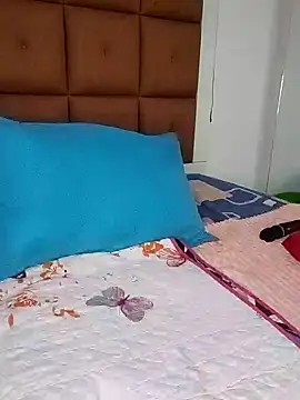 ELLA KELLY online show from 02.11.25